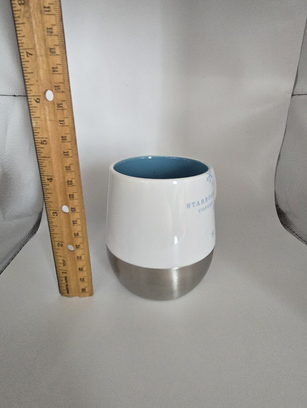 Starbucks White Ceramic Mug with Blue Snowflakes and Blue Interior 14oz 2007 - Picture 2 of 8
